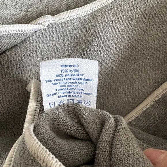 IUGA Yoga Mat Towel 72"x24" Non Slip Microfiber Gray Absorbent for Hot Yoga - Picture 5 of 7